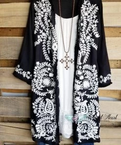 A&A What's New AHB EXCLUSIVE - Beauty Within Cardigan - Black/White