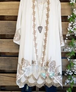 Andree By Unit AHB EXCLUSIVE: Rise Of Romance Cardigan - Ivory