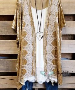 Andree By Unit What's New AHB EXCLUSIVE: Velvet Dream Kimono - Gold