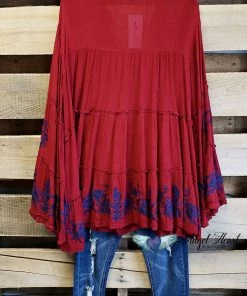 A&A What's New AHB EXCLUSIVE: In The Night Embroidered Tunic - Burgundy