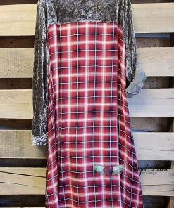 Andree By Unit What's New AHB EXCLUSIVE: Long Crushed Velvet Plaid Back Duster/Dress