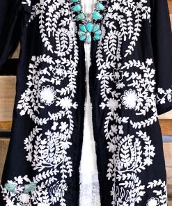 A&A What's New AHB EXCLUSIVE - Beauty Within Cardigan - Black/White