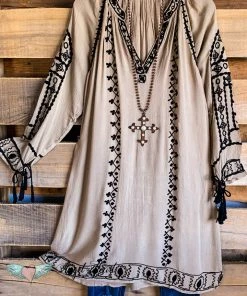 Asha AHB EXCLUSIVE - All In The Details Dress - Mocha