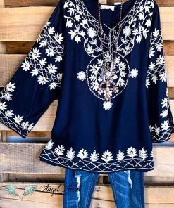 Asha AHB EXCLUSIVE: All In The Details Top - Navy What's New