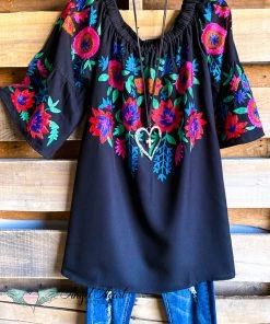 A&A What's New AHB EXCLUSIVE: Endless Romance Tunic - Black