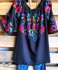 A&A What's New AHB EXCLUSIVE: Endless Romance Tunic - Black