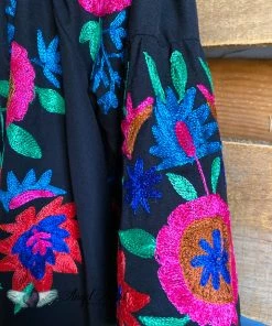 A&A What's New AHB EXCLUSIVE: Endless Romance Tunic - Black