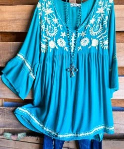 A&A AHB EXCLUSIVE: Sparkling Smiles Tunic - Aqua