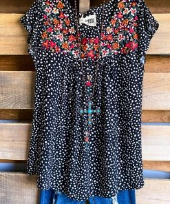 Andree AHB EXCLUSIVE: Against The Wind Top - Black - SALE