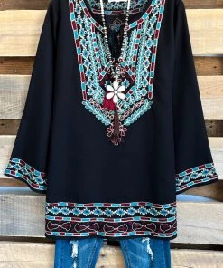 A&A AHB EXCLUSIVE: Classy Charm Tunic - Black What's New