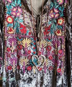 A&A AHB EXCLUSIVE: Captive Thoughts Velvet Top What's New