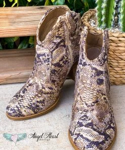 Very G What's New A Kiss Walking Booties - Gold