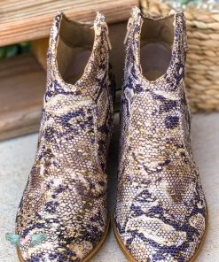 Very G What's New A Kiss Walking Booties - Gold