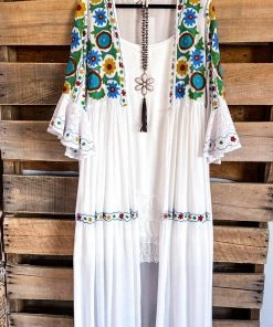 A&A AHB EXCLUSIVE: Way To The Top Cardigan - White