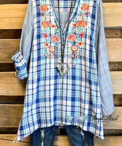 Andree AHB EXCLUSIVE: Do Everything With Love Top - Blue What's New