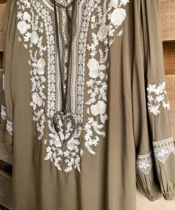 Andree By Unit AHB EXCLUSIVE: Couldn't Love You More Top - Light Olive/Ivory - SALE