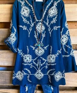 A&A AHB EXCLUSIVE: Beauty Bloom Top - Navy What's New
