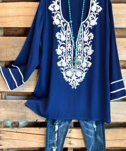 Kareena's Trends AHB EXCLUSIVE: Singing To My Soul Blouse - Navy What's New