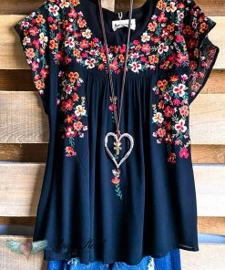 Andree What's New AHB EXCLUSIVE: Taking Hearts Top - Black