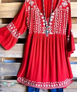 A&A AHB EXCLUSIVE: Simply Stunning Tunic - Coral