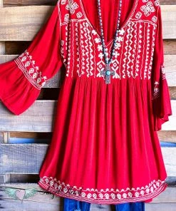 A&A AHB EXCLUSIVE: Simply Stunning Tunic - Coral