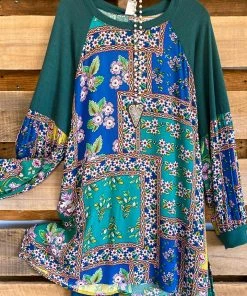 Angel Heart Boutique On The Edge Of Light Tunic - Kelly Green - SALE