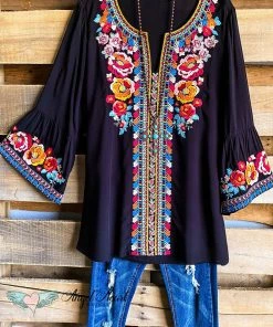 Andree AHB EXCLUSIVE: Waltzing Wonder Top - Black What's New