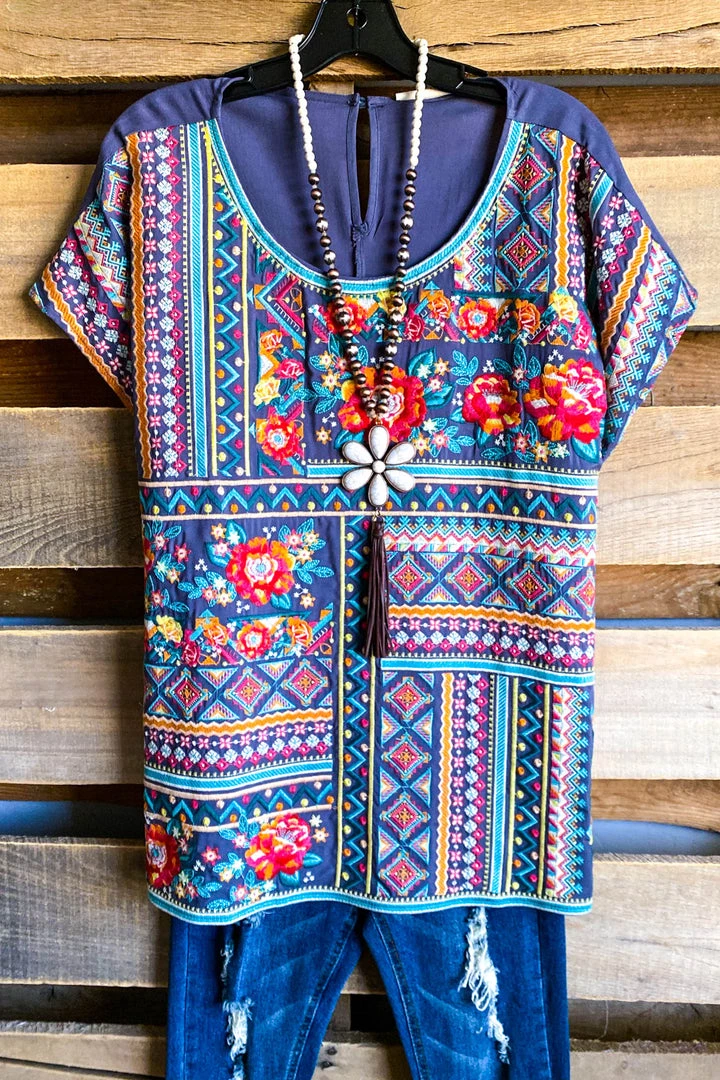 Your Fashion Wholesale What's New Flower Power Necklace - Ivory 4 Your Fashion Wholesale What's New Flower Power Necklace - Ivory