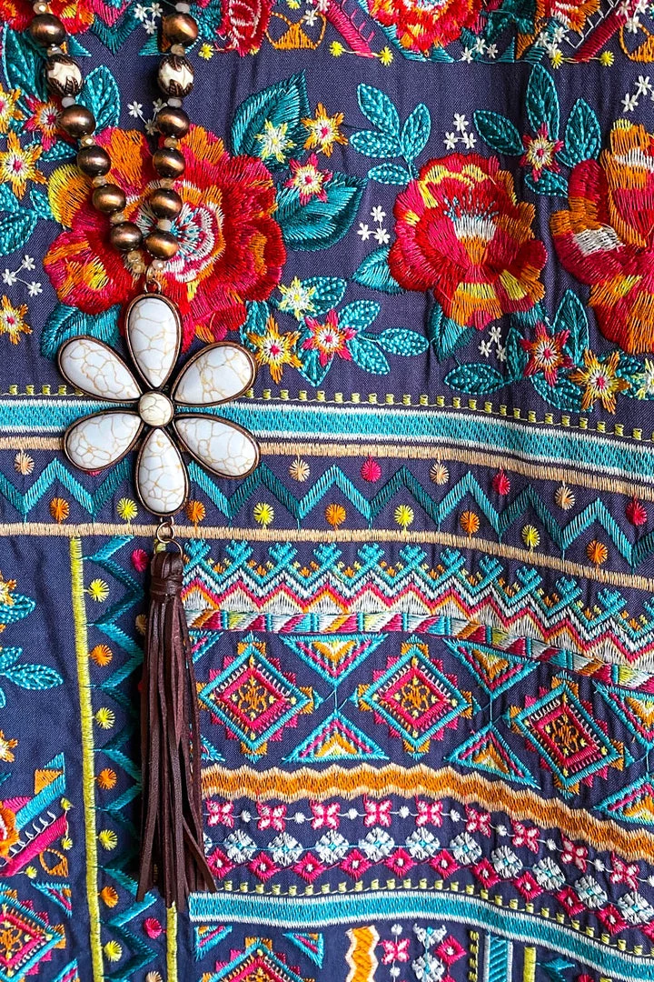 Your Fashion Wholesale What's New Flower Power Necklace - Ivory 5 Your Fashion Wholesale What's New Flower Power Necklace - Ivory