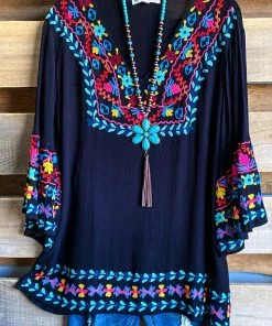 A&A What's New AHB EXCLUSIVE: The Next Look Tunic - Black