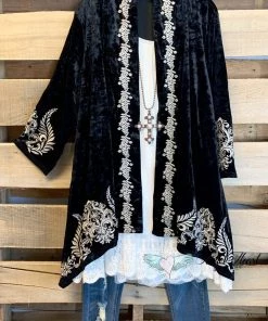 Andree By Unit AHB EXCLUSIVE: Crushed Velvet Embroidered Cardigan - Black