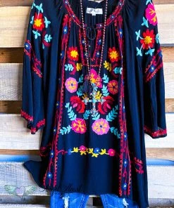 A&A AHB EXCLUSIVE: Faith In Love Tunic - Black