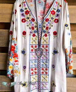 A&A AHB EXCLUSIVE: Spin You Around Tunic - Ivory What's New