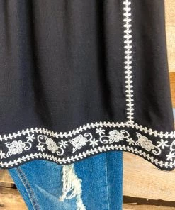 Andree What's New Appreciation Vibes Top - Black