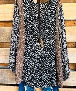 GiGiO Reuniting Laughter Blouse - Black Mix - SALE