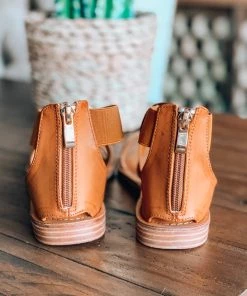 GC Shoes Crops GOOD CHOICE: That Comfy Walk Sandals - Elastic - Tan - SALE