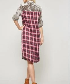 Andree By Unit What's New AHB EXCLUSIVE: Long Crushed Velvet Plaid Back Duster/Dress